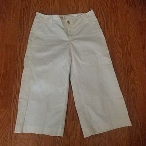 Banana Republic stretch capris